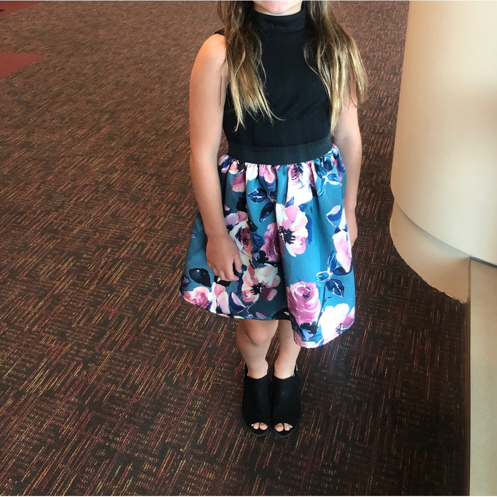 Size 7-Super cute dress!!